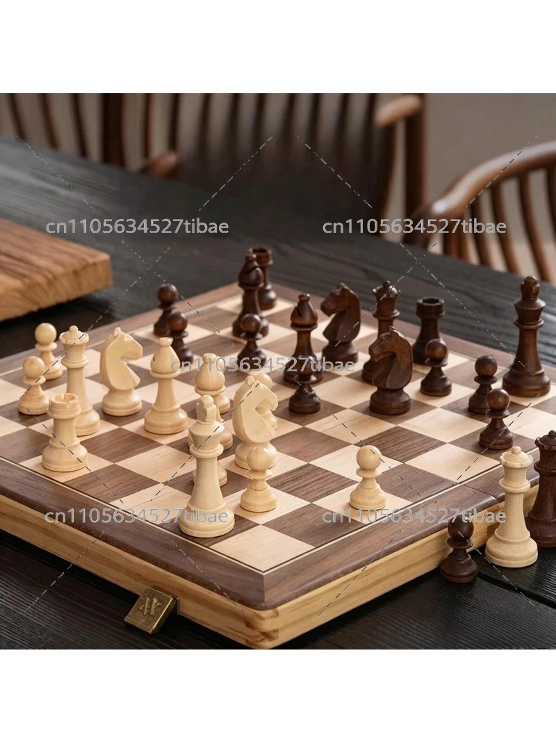 Magnetic Chess Set Solid Wood  - Board Game Hotel recension och pris