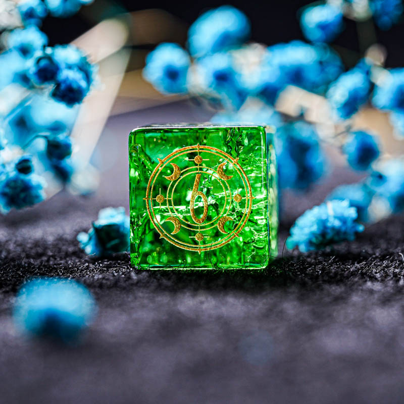 Green Glass D&D Dice Set Handm - Board Game Logo recension och pris