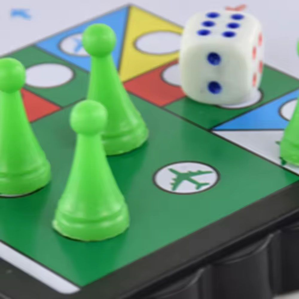 Foldable magnetic flying chess - Board Game Ludo recension och pris